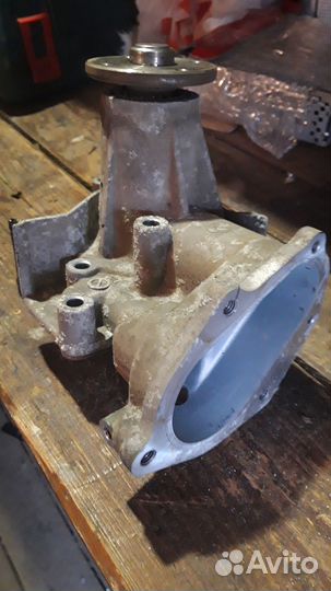 Помпа Mitsubishi 4D56 2,5D