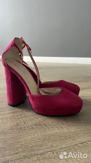 Босоножки 39