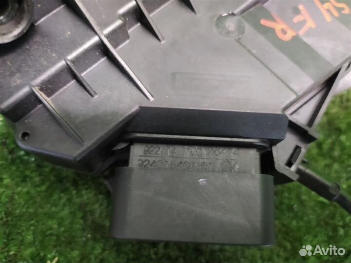 Замок двери передней правой Ford Focus 3 (CB8) 20