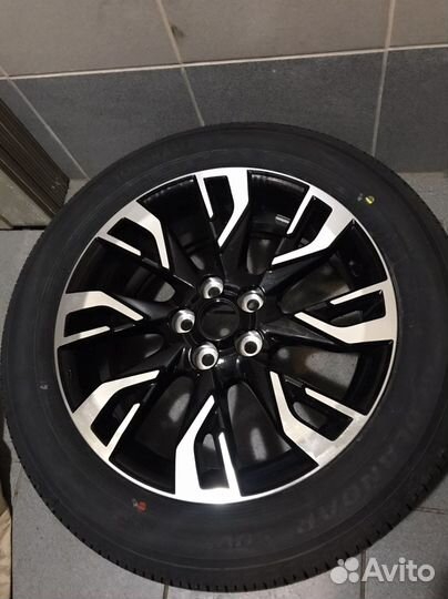 Новое колесо Mitsubishi Outlander R18