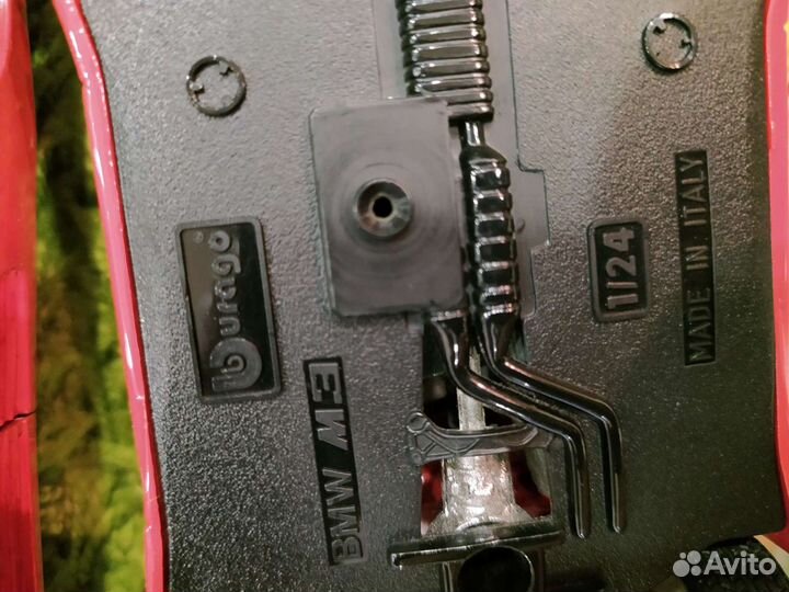 Машина burago модели 1:18 1:24