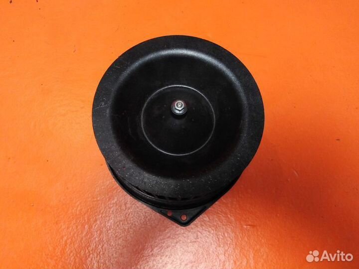 Вентилятор отопителя салона задний Nissan