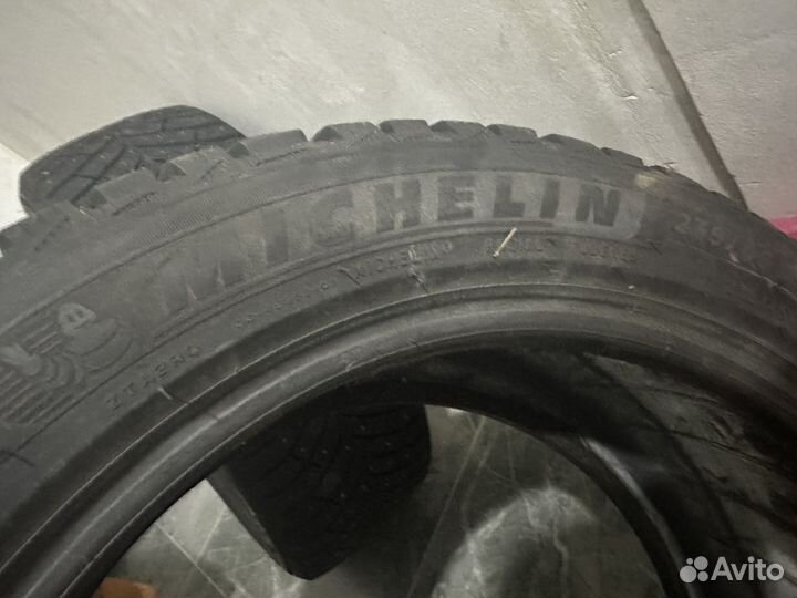 Michelin X-Ice North 4 235/45 R18