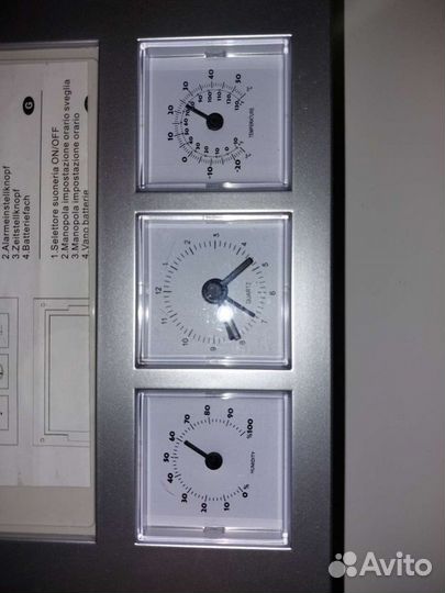 Часы новые с барометром и термометром
