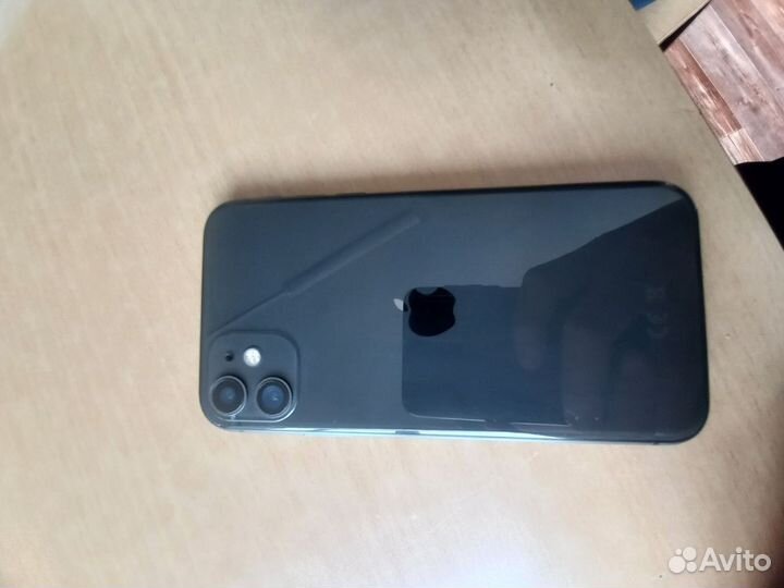 iPhone 11, 64 ГБ