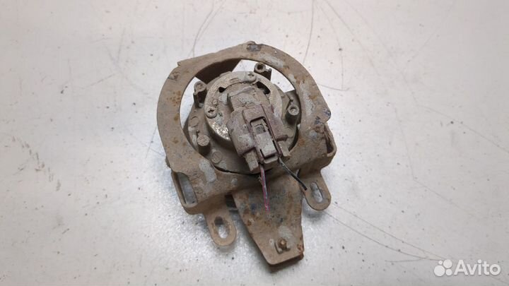 Фара противотуманная Mitsubishi Pajero / Montero