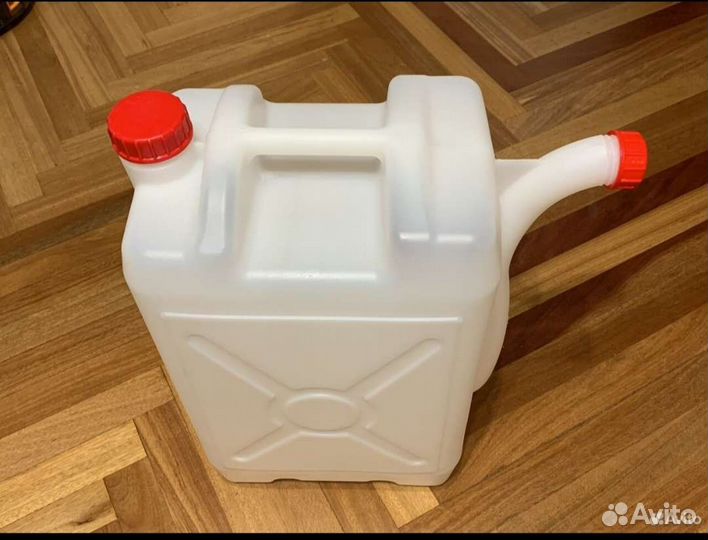 Канистра со сливом 28 литров