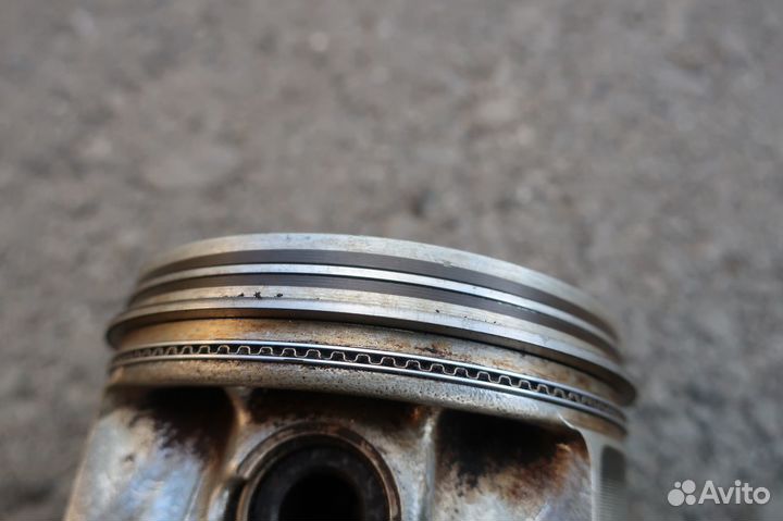 Поршень с шатуном VW Polo MK4 1,4 - Skoda Fabia