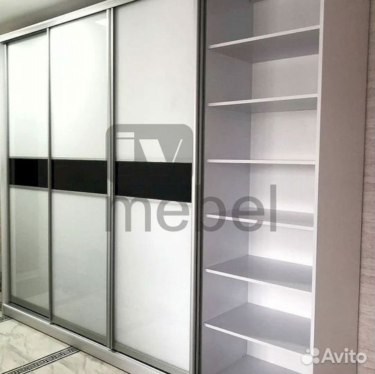 Шкаф двухстворчатый