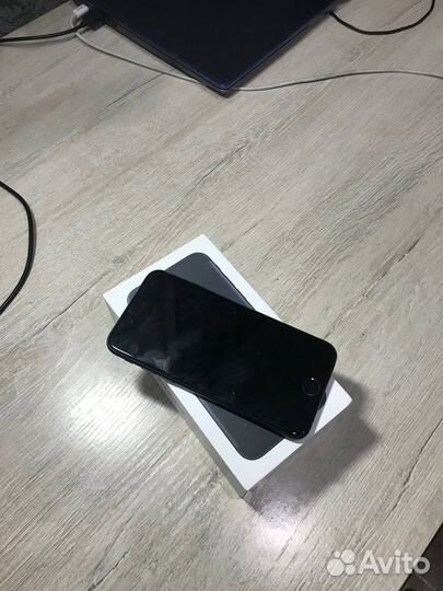 Телефон iPhone 7 отличное состояние