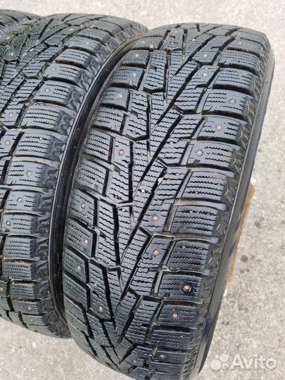 Roadstone Winguard WinSpike 215/60 R16