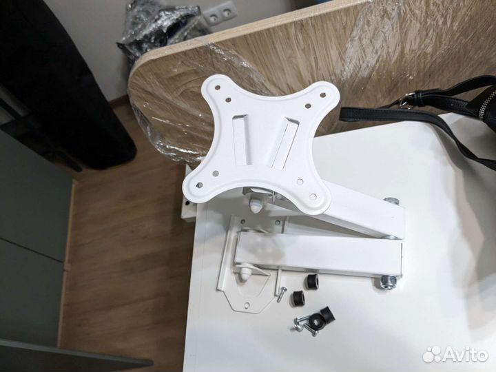 Кронштейн для телевизора на стену