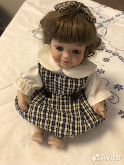 Кукла фарфоровая сидячая Германия