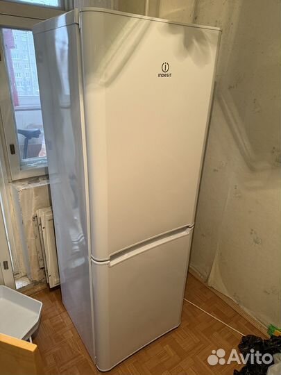 Холодильник Indesit BIA161NF