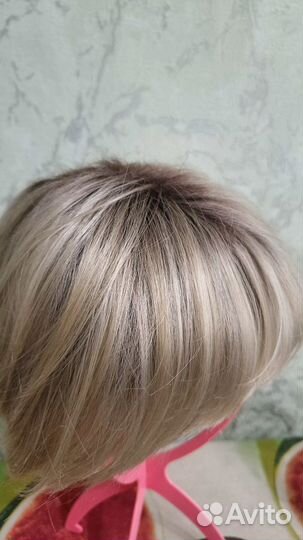 Парик из искусственных волос, светло-русый. Новый