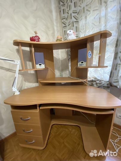 Компьютерный стол