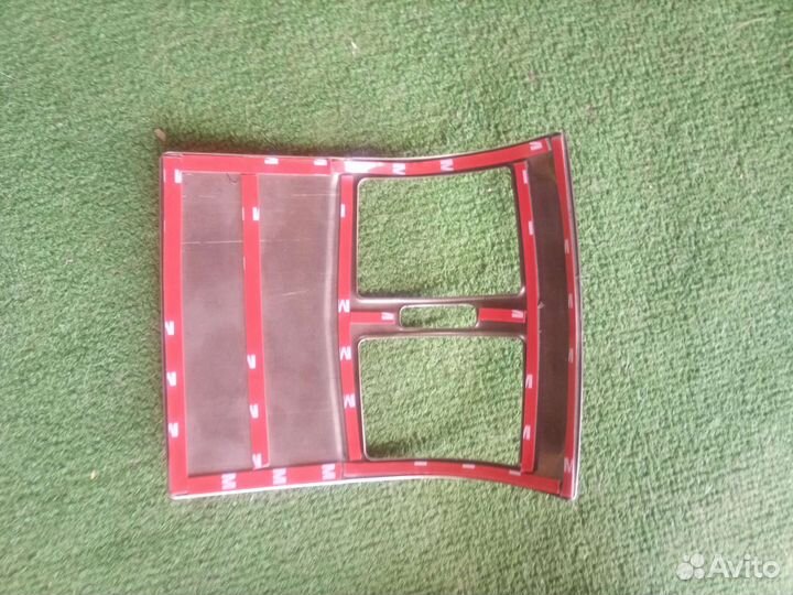 Накладка заднего диффузора подлокотника