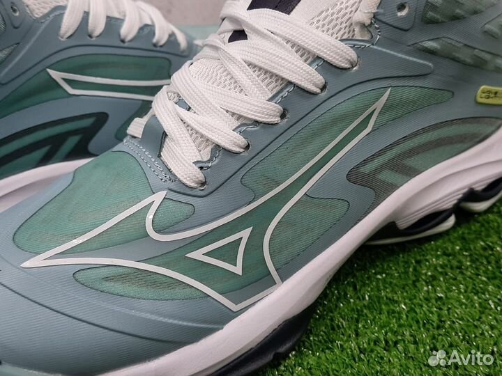 Кроссовки мужские волейбольные Mizuno