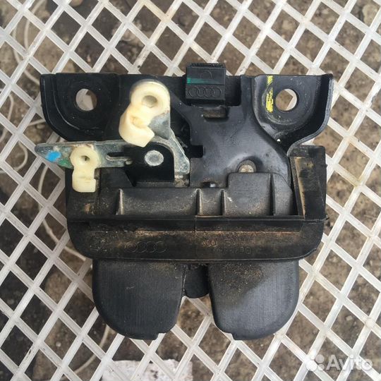 Замок багажника Ауди А6 С5