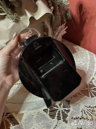 Будильник на батарейках