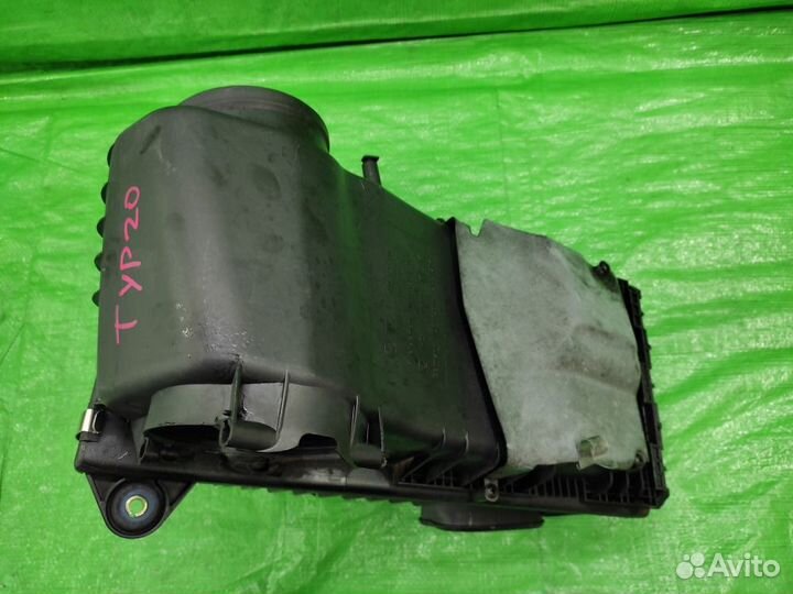 Корпус воздушного фильтра Volkswagen Touareg