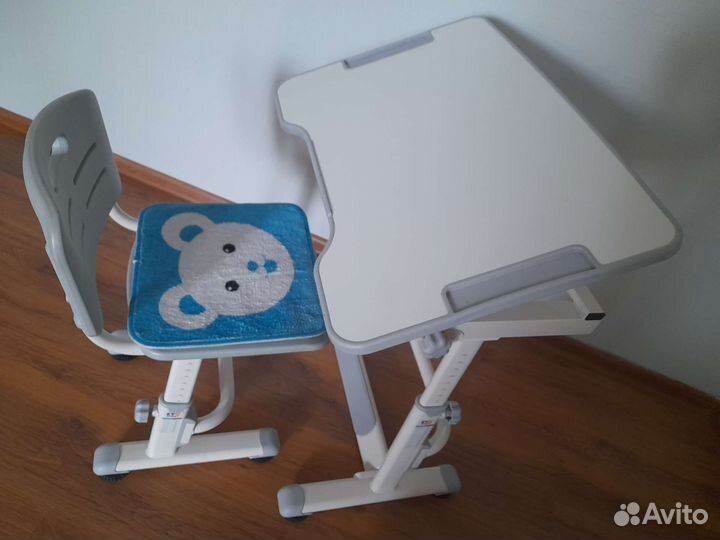 Растущий стол и стул