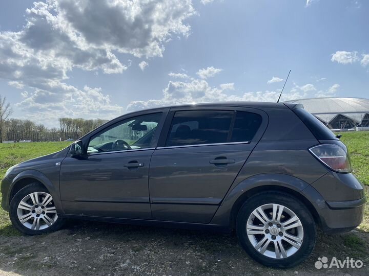 Opel Astra 1.6 МТ, 2012, 177 000 км