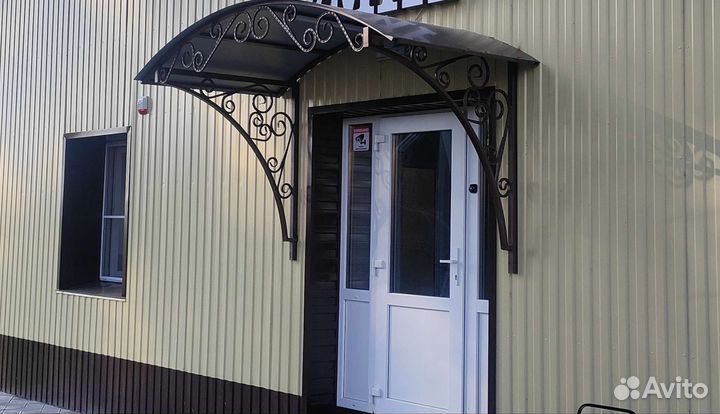 Козырек над крыльцом из металла
