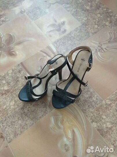 Босоножки 38 размер