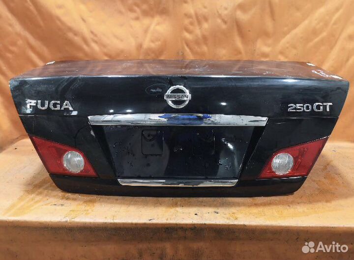 Крышка багажника Infiniti m35