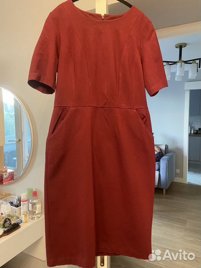 Платье модного винного цвета (размер 44)