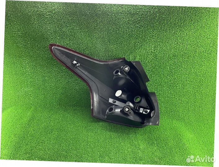 Фонарь правый Ford Focus 11-15