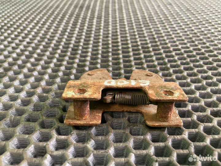 Замок вещевого ящика MAN TGX