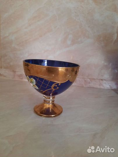 Ваза на ножке