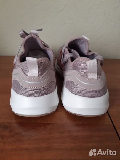 Кроссовки женские 38 размер новые