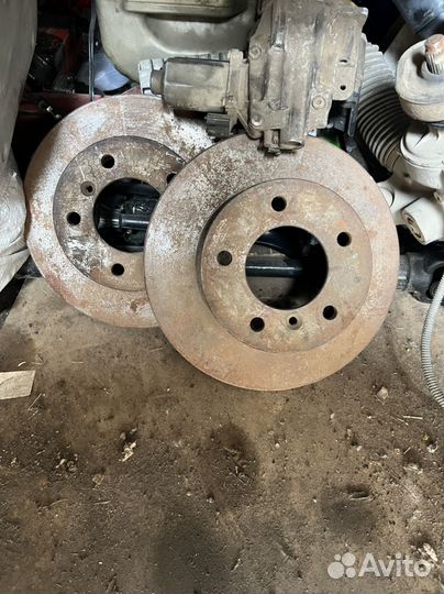 Тормозной суппорт w460