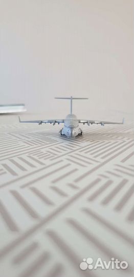 Модель самолета herpa C17