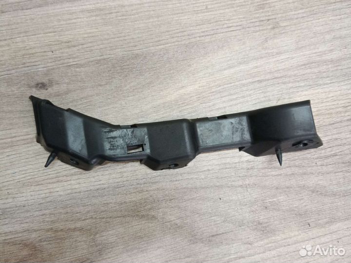 Направляющая заднего бампера левая ford fiesta mk5