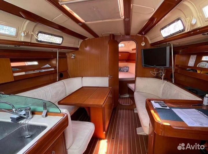 Прогулка на парусной яхте