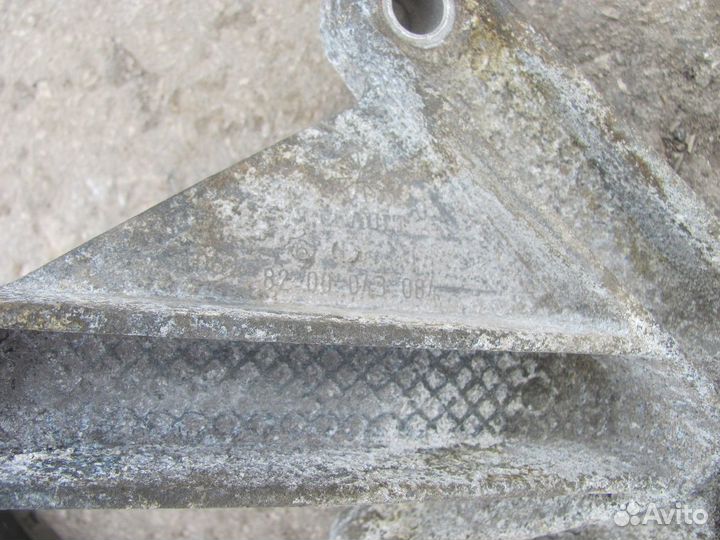 Кронштейн опоры кпп Renault Рено