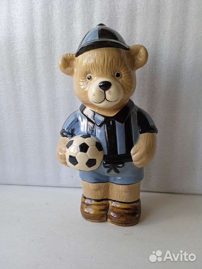 Редкая Статуэтка медведь футболист 26 см
