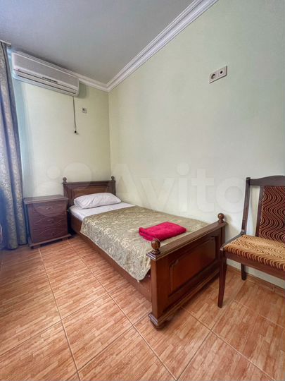 Комната 25 м², 1/4 эт.