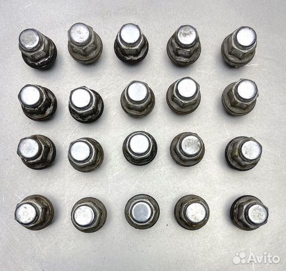 Мицубиси Спэйс Гир гайки колесные