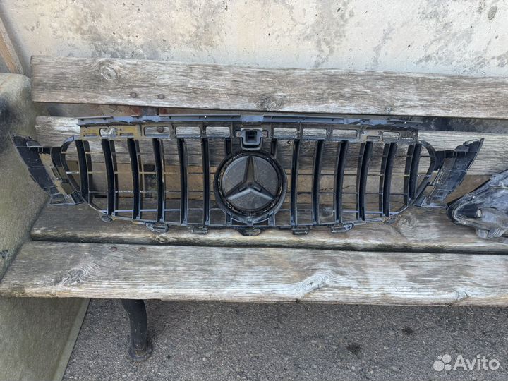 Решетка радиатора Мерседес W205,W213