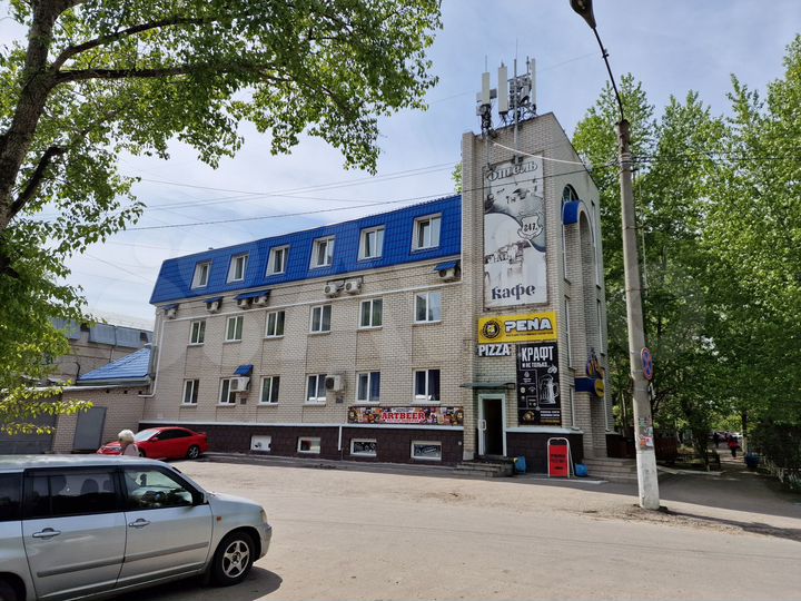 Дом 940,8 м² на участке 20 сот.