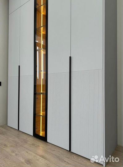 Шкафы на заказ/ гардеробные любой сложности