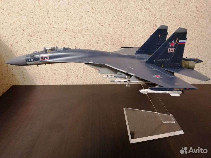 Модель самолёта Су-35