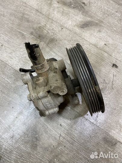 Насос гидроусилителя Brilliance M2 (BS4)