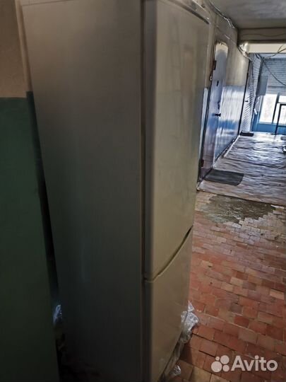 Холодильник бу stinol