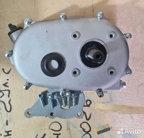 Понижающий редуктор,автоматическое сцепление